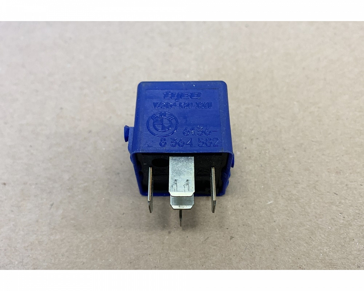 --3907-bmw-e36-e46-e65-e66-e83-z3-z4-gyari-tyco-sotetkek-rele-14237*